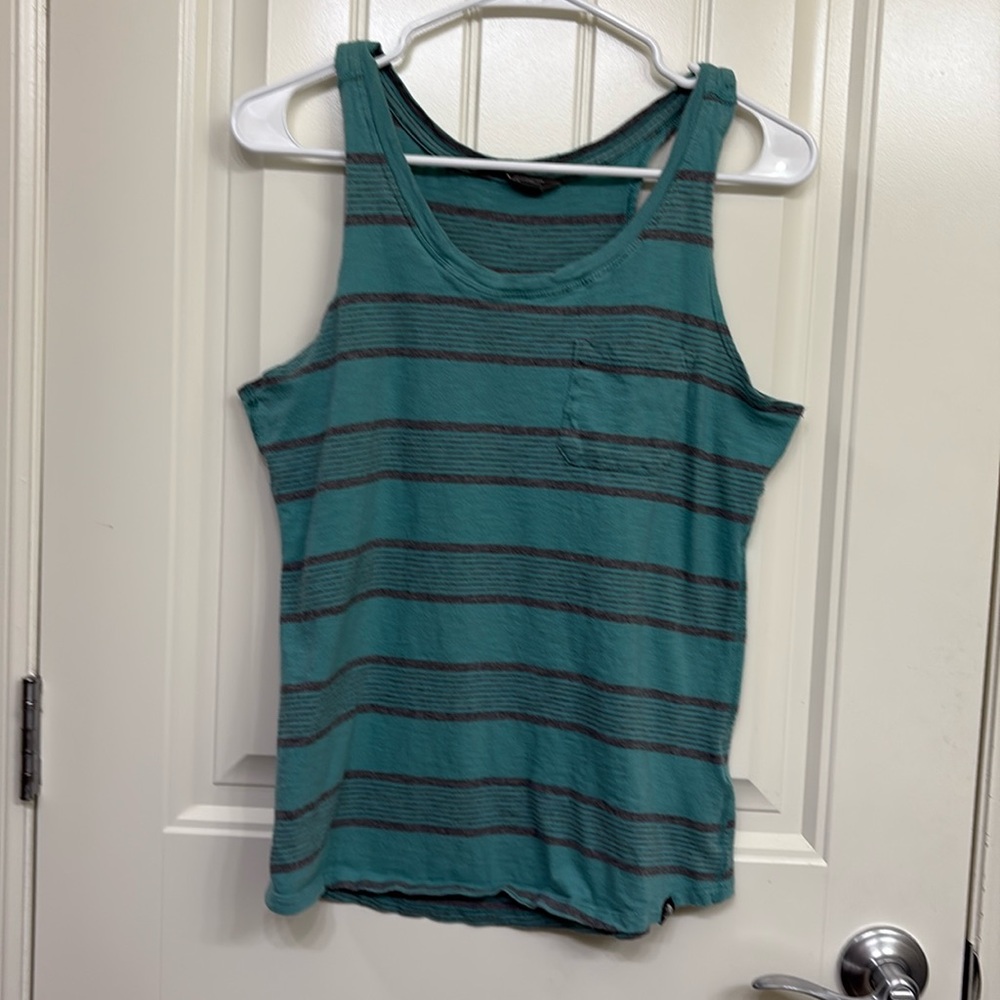 The North face women’s racerback‎ tank